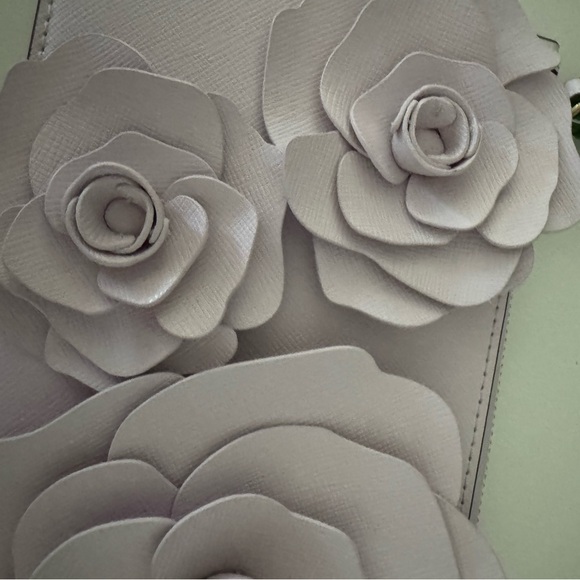 Kate Spade Flora 3D Wristlet - Picture 5 of 9